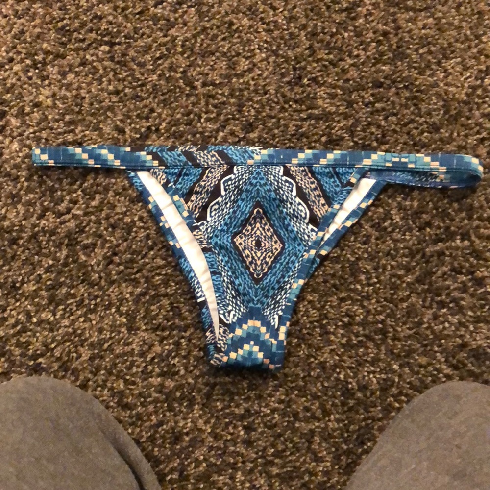 Fella Phoenix bikini - Picture 2 of 8